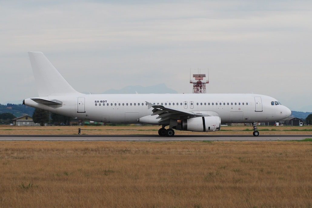 SX-BDT A320-232 1422 Hermes Airlines @ Aeroporto di Verona © Piti Spotter Club Verona