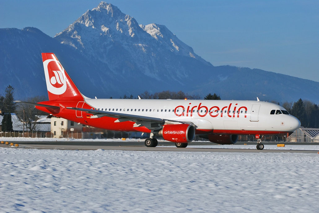 D-ABDA A320-214 2539 Air Berlin @ Salzburg Airport 2011 © Piti Spotter Club Verona
