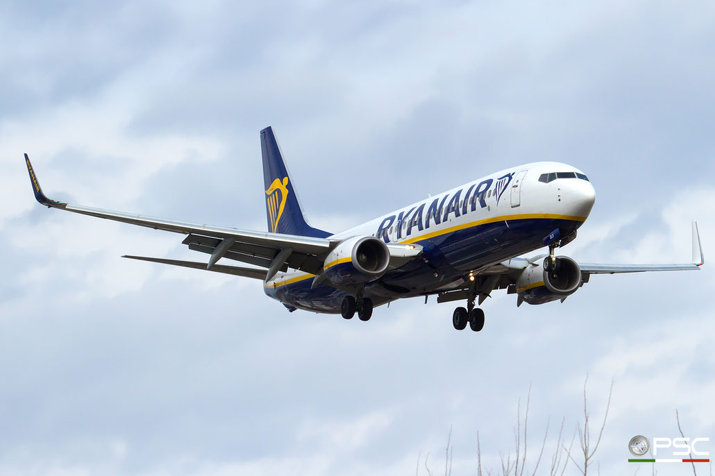 EI-DLZ B737-8AS 33622/2101 Ryanair © Archivio Piti Spotter Club Verona