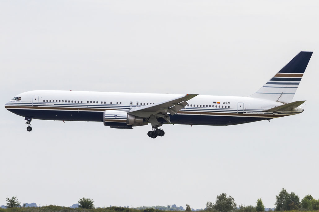 EC-LZO B767-35DER 27902/577 Privilege Style @ Venezia Airport 05.09.2015 © Piti Spotter Club Verona