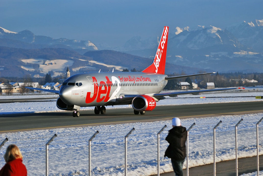 G-CELV B737-377 23661/1314 Jet2 @ Salzburg Airport 2011 © Piti Spotter Club Verona