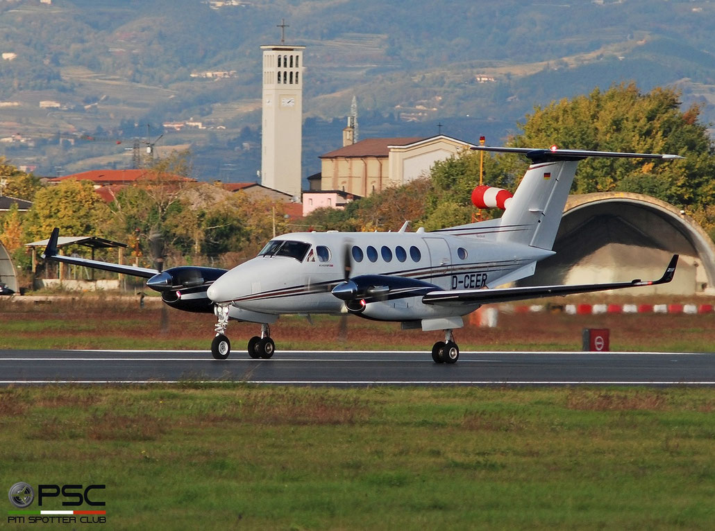D-CEER  Beech 250  BY-272  AElia SrI  @ Aeroporto di Verona 11.2021 © Piti Spotter Club Verona