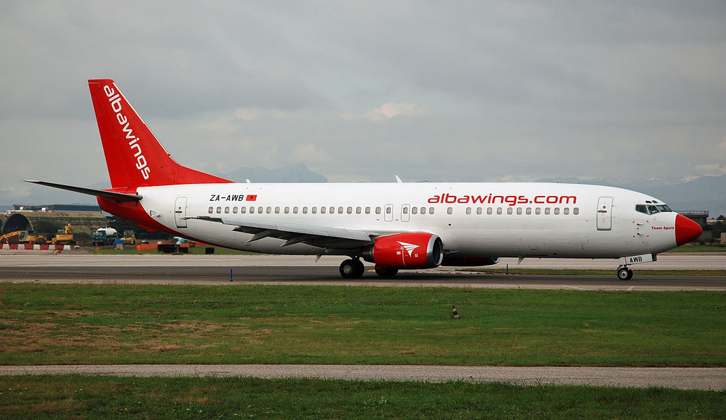ZA-AWB B737-408 24352/1705 Albawings @ Aeroporto di Verona 03.11.2018  © Piti Spotter Club Verona