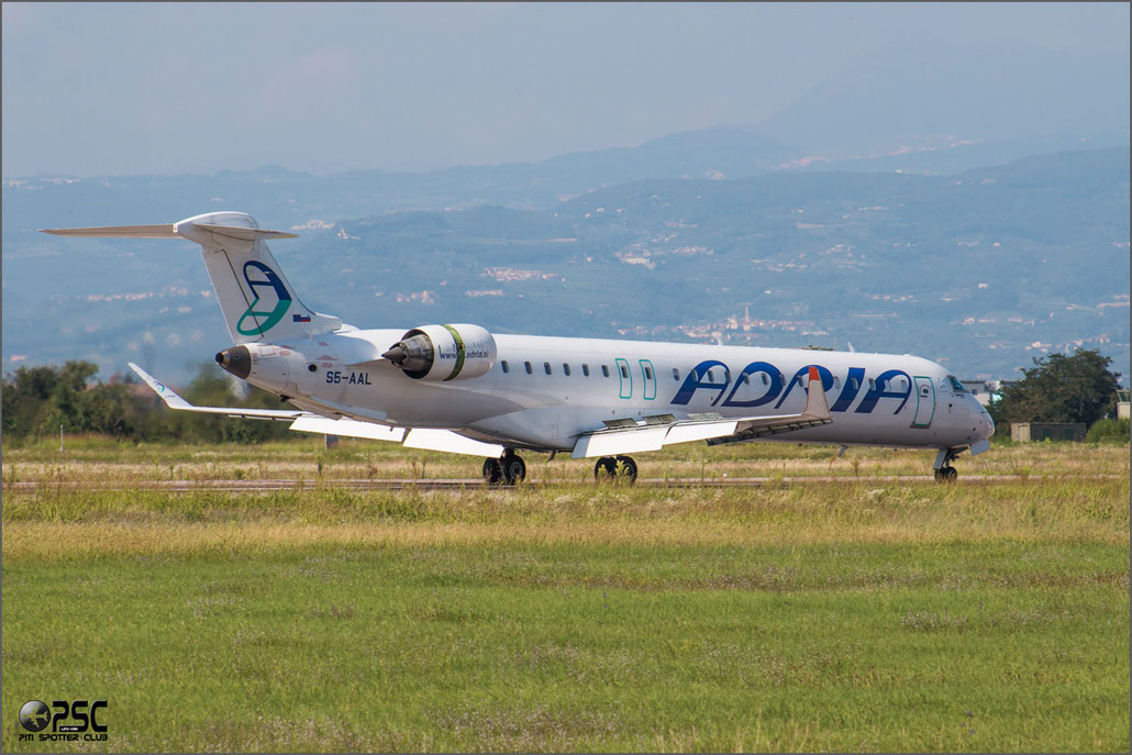 S5-AAL CRJ900ER 15129 Adria Airways
