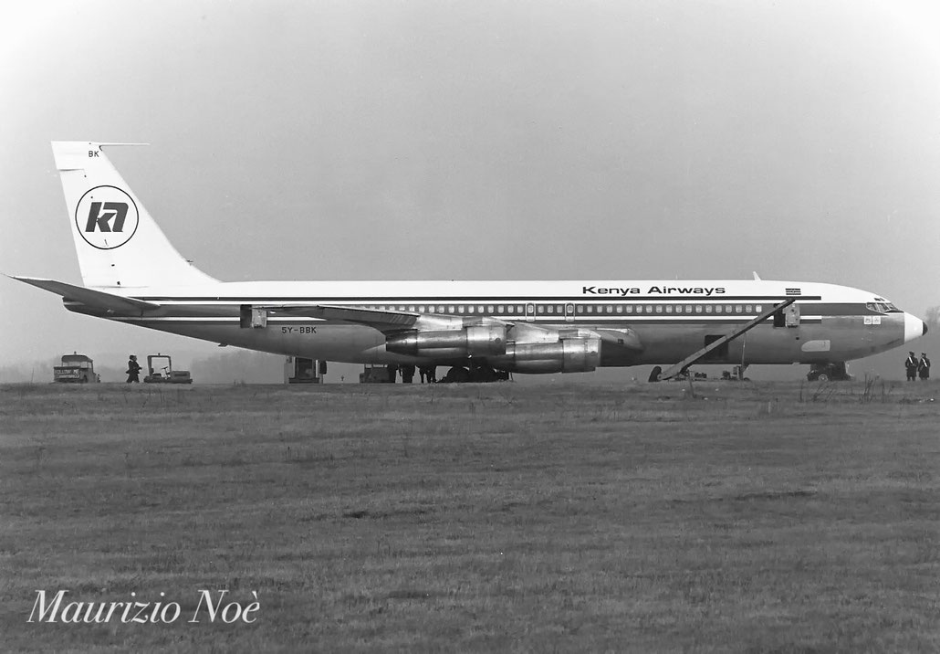 5Y-BBK Boeing 707-351B 19872 742 JT3D-3B  Kenya Airways 1968 © collezione Maurizio Noè p.g.c. - Piti Spotter Club Verona