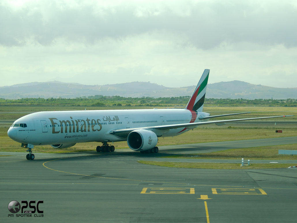 A6-ECF B777-31HER 35574/690 Emirates @ Cape Town Airport 22.03.2014 © Piti Spotter Club Verona