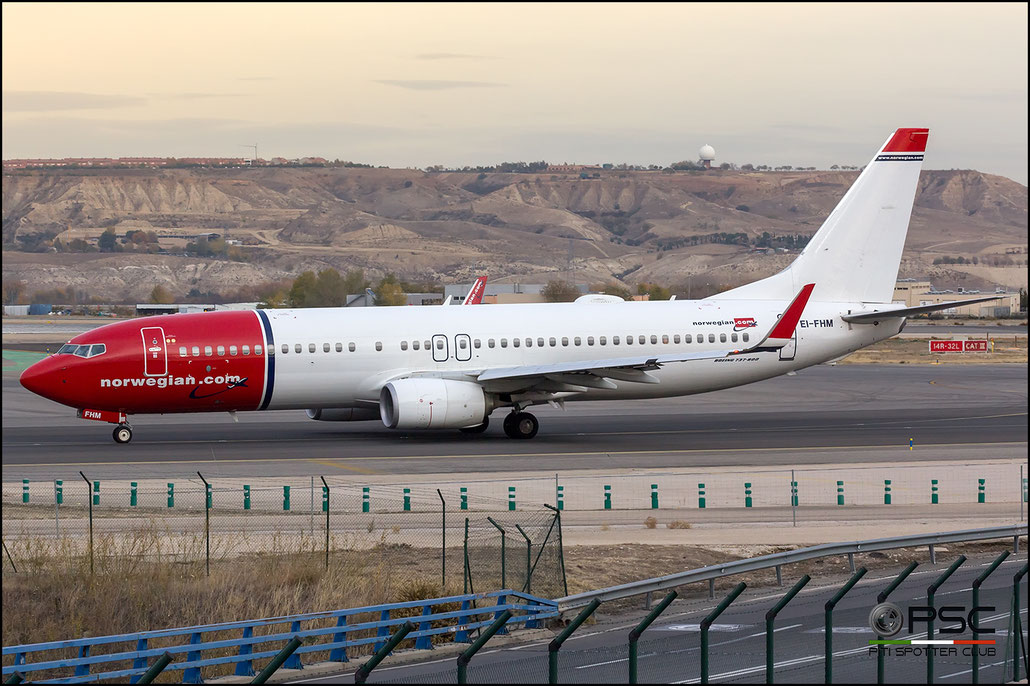 EI-FHM B737-8JP 42070/5583 Norwegian @ Madrid Airport 23.11.2017 © Piti Spotter Club Verona