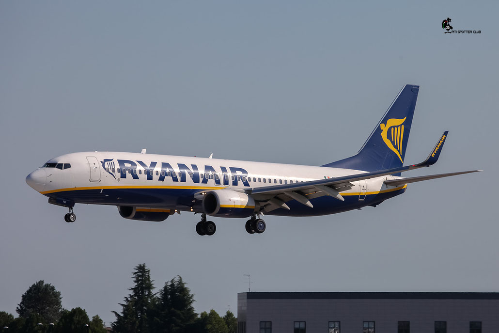 EI-DYW B737-8AS 33635/2747 Ryanair @ Aeroporto di Verona - 13/08/2016 © Piti Spotter Club Verona