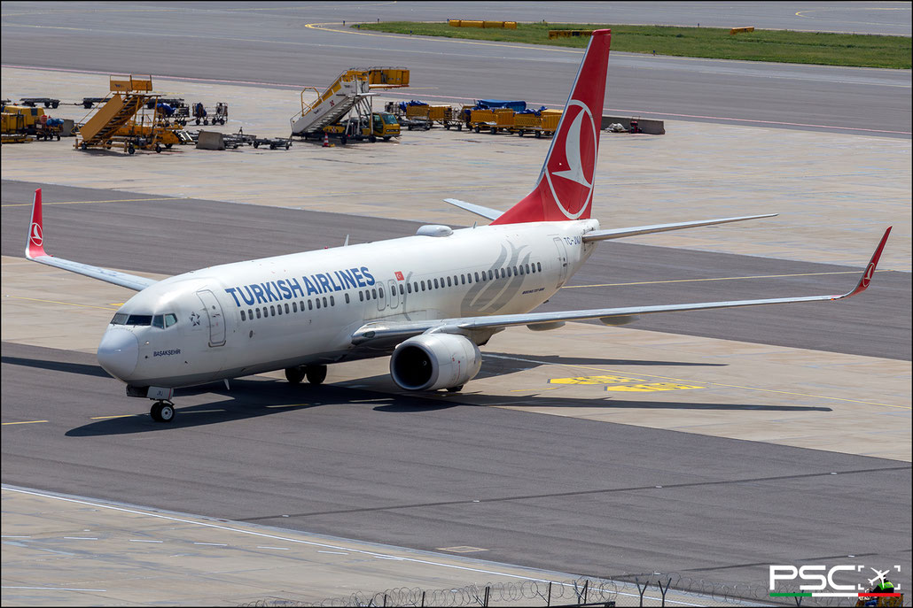 TC-JVJ Boeing 737-8F2 60015 5769 Cfm56-7B26E Başakşehir Turkish Airlines 2016 @ Vienna Airport 04 2024 © Piti Spotter Club Verona