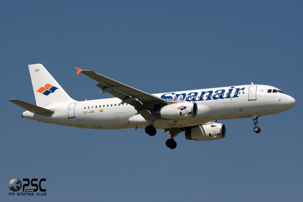 EC-IZK A320-232 2223 Spanair