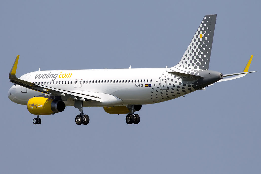 EC-MGE A320-232 6607 Vueling Airlines @ Venezia Airport 05.06.2015 © Piti Spotter Club Verona