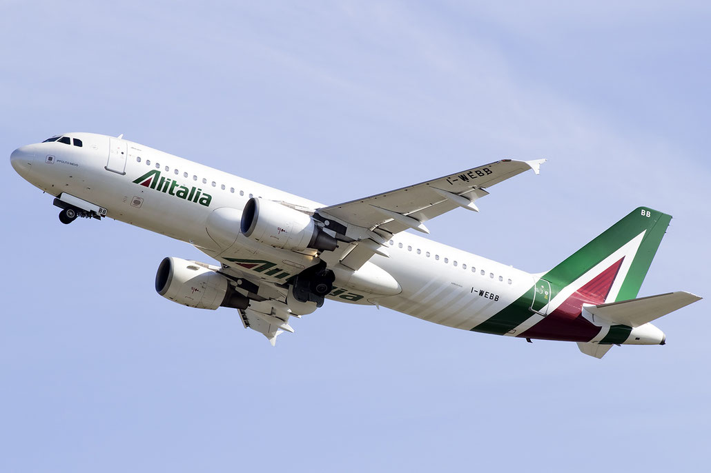 I-WEBB A320-214 3161 Alitalia @ Venezia Airport17.04.2016 © Piti Spotter Club Verona