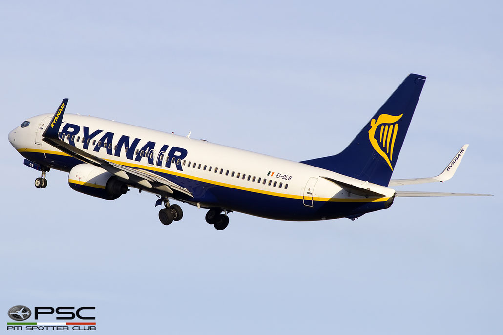 EI-DLB B737-8AS 33584/1836 Ryanair @ Edinburgh Airport 04.04.2017 © Piti Spotter Club Verona