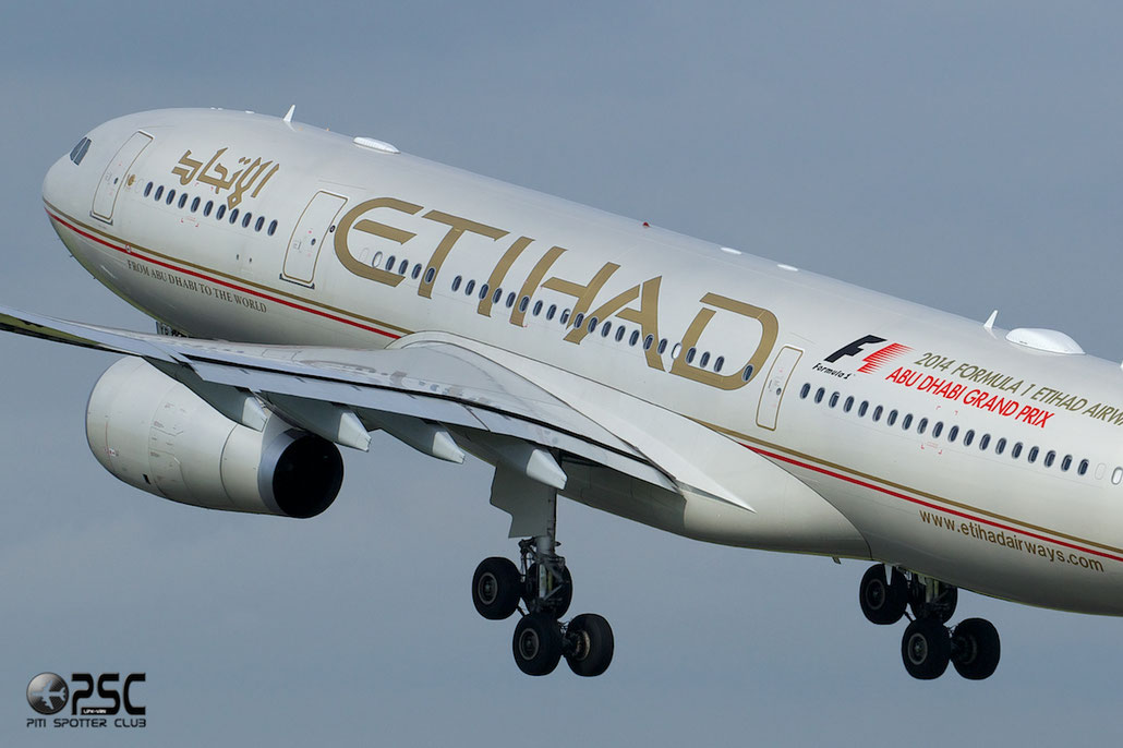 A6-EYR A330-243 975 Etihad Airways @ Manchester Airport 13.05.2014 © Piti Spotter Club Verona