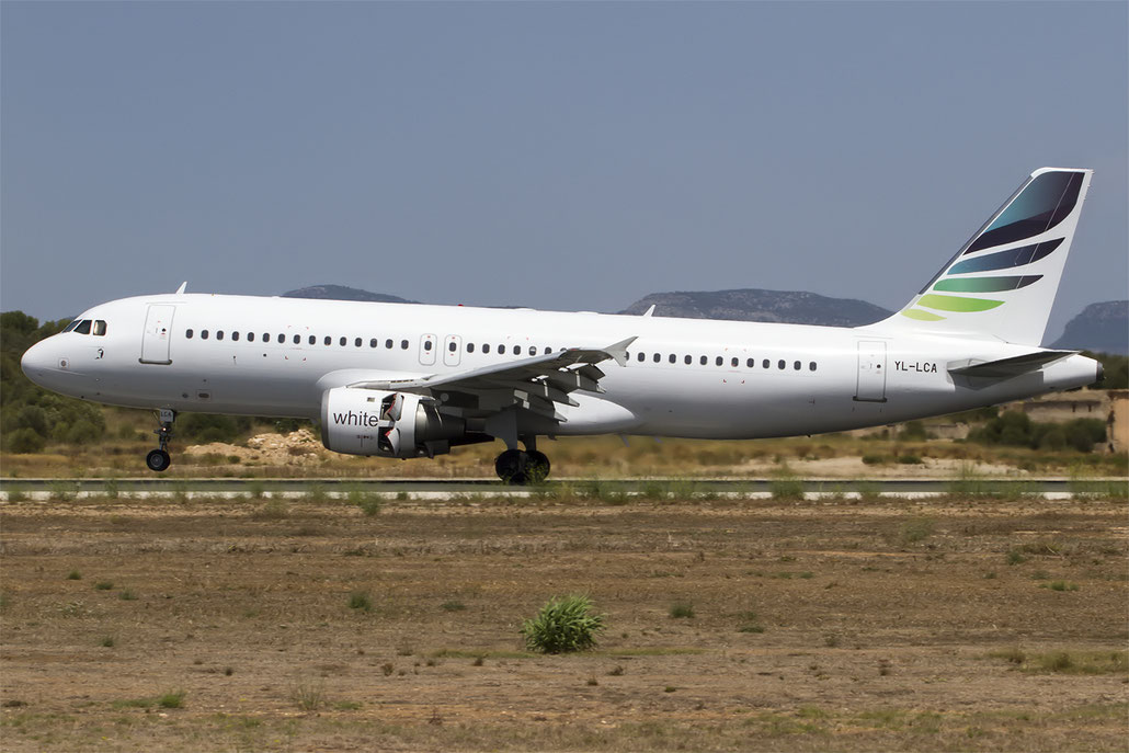 YL-LCA A320-211 333 SmartLynx @ Palma del Mallorca Airport 07.2014 © Piti Spotter Club Verona