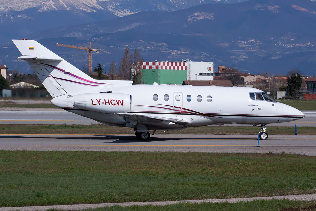 LY-HCW BAe125-800XP 258398 HC Airways