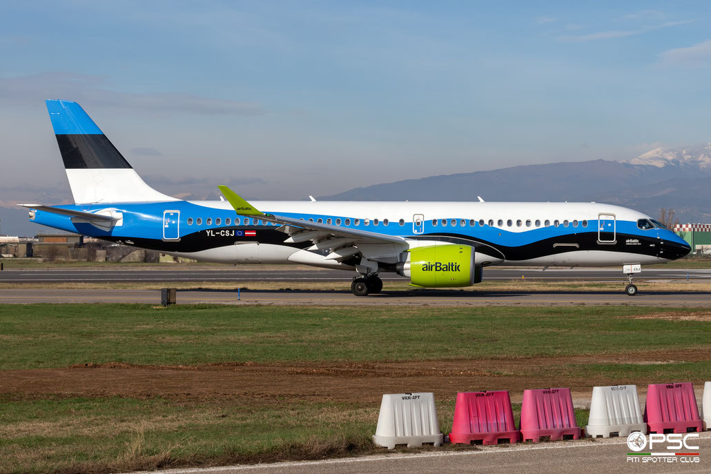 YL-CSJ A220-300 55038 airBaltic @ Aeroporto di Verona 03.2023  © Piti Spotter Club Verona