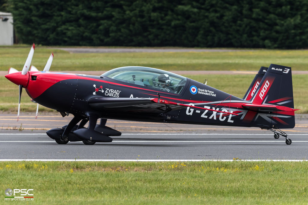 G-ZXCL · Extra EA.300/L · Blades Aerobatic Team  © Piti Spotter Club Verona 
