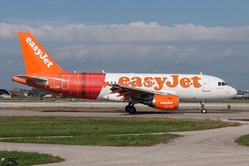 G-EZBF A319-111 2923 EasyJet Airline - Tartan Logojet