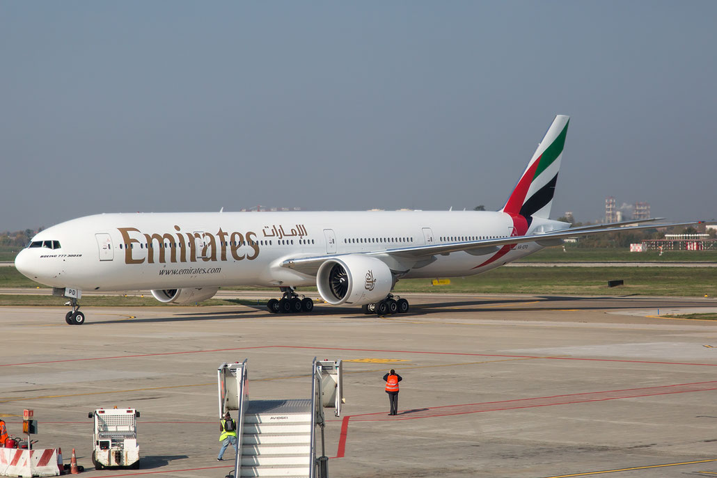 A6-EPD B777-31HER 42323/1341 Emirates @ Bologna Airport 05.12.2015 © Piti Spotter Club Verona