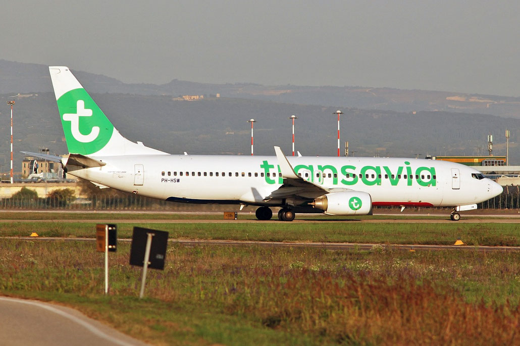 PH-HSW B737-8K2 37160/2880 Transavia Airlines @ Aeroporto di Verona 30.10.2017  © Piti Spotter Club Verona