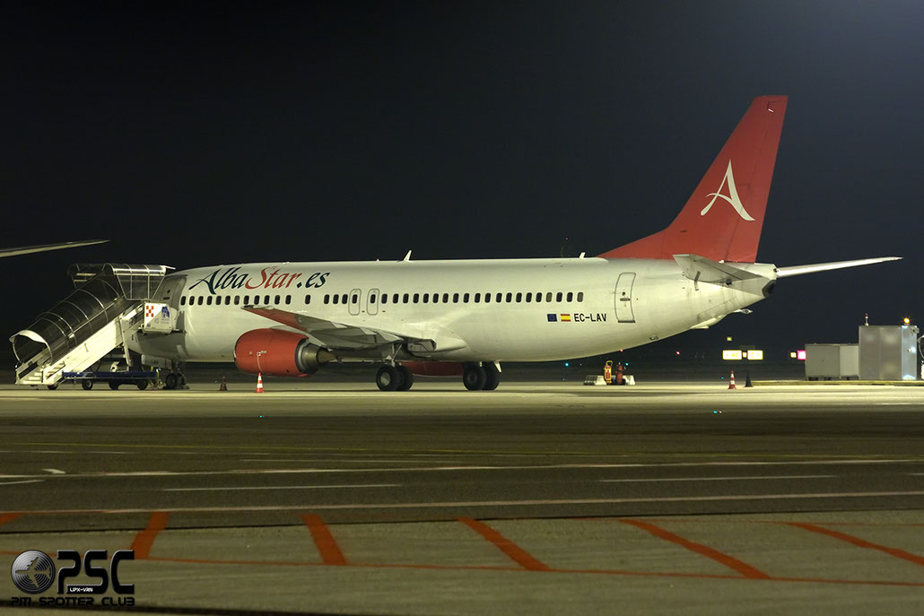 EC-LAV B737-408 24352/1705 AlbaStar @ Milano Malpensa Airport 13.12.2014 © Piti Spotter Club Verona