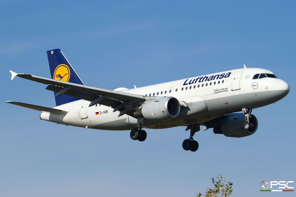 D-AIBI A319-112 5284 Lufthansa @ Bologna Airport 11.2017 © Piti Spotter Club Verona
