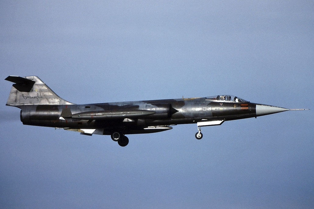 Gli F-104 del Terzo Stormo: 3-52 -  @ Aeroporto di Verona   © Piti Spotter Club Verona