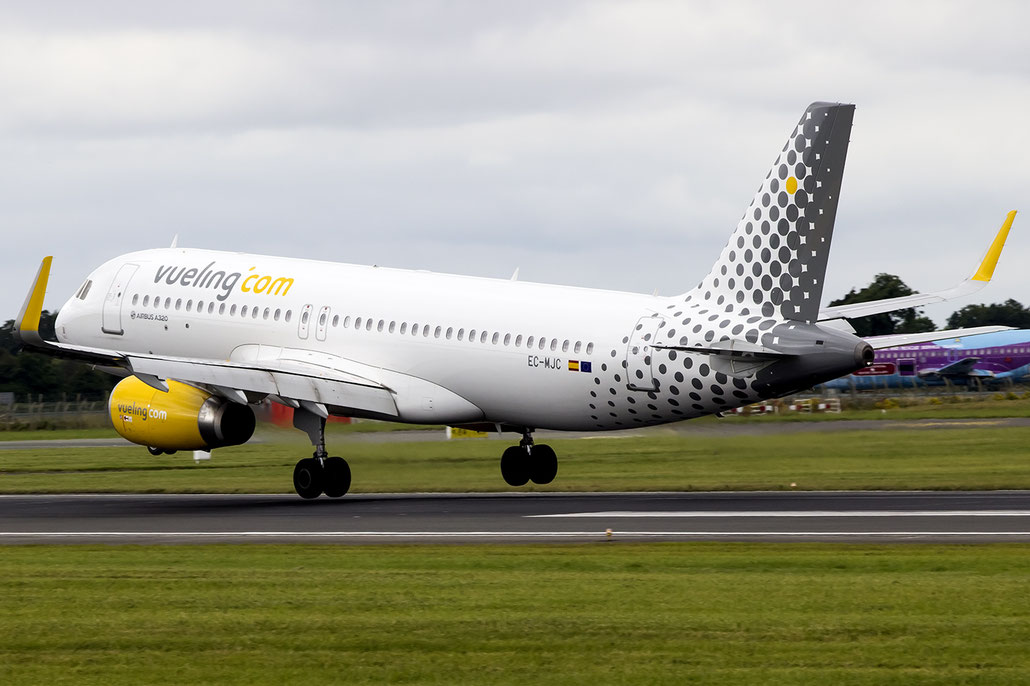 EC-MJC A320-232 6841 Vueling Airlines @ Dublin Airport 14.08.2016 © Piti Spotter Club Verona