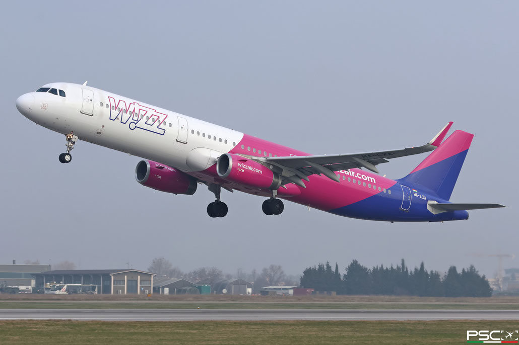 HA-LXA Airbus A321-231SL 6848  V2533-A5  Wizz Air (CDB Aviation) 2015 @ Verona Villafranca 02 2026 © Piti Spotter Club Verona