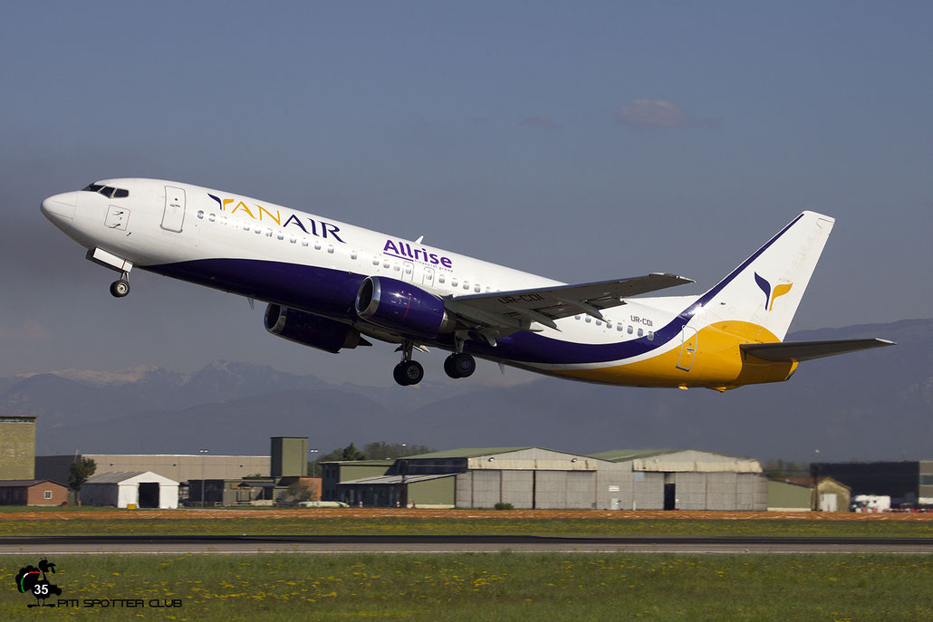 UR-COI B737-4B7 24550/1793 YanAir @ Aeroporto di Verona 04.2019  © Piti Spotter Club Verona