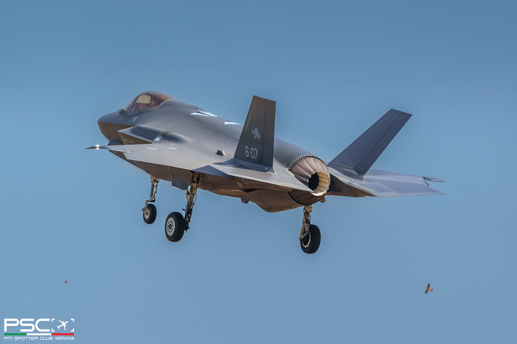  AL-22: F-35A MM7372 - 6-07 ©  Piti Spotter Club Verona