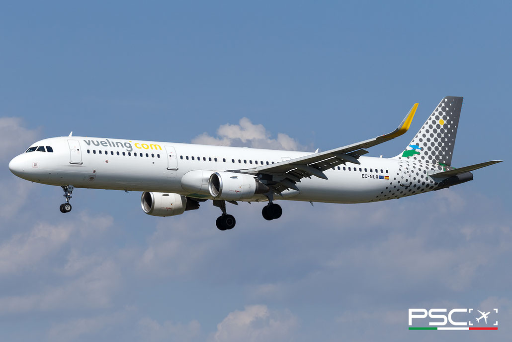 EC-NLX Airbus A321-211 6629  CFM56-5B3/3  Vueling (BoCom Leasing) 2015 @ Barcellona BCN 09 2025 © Piti Spotter Club Verona