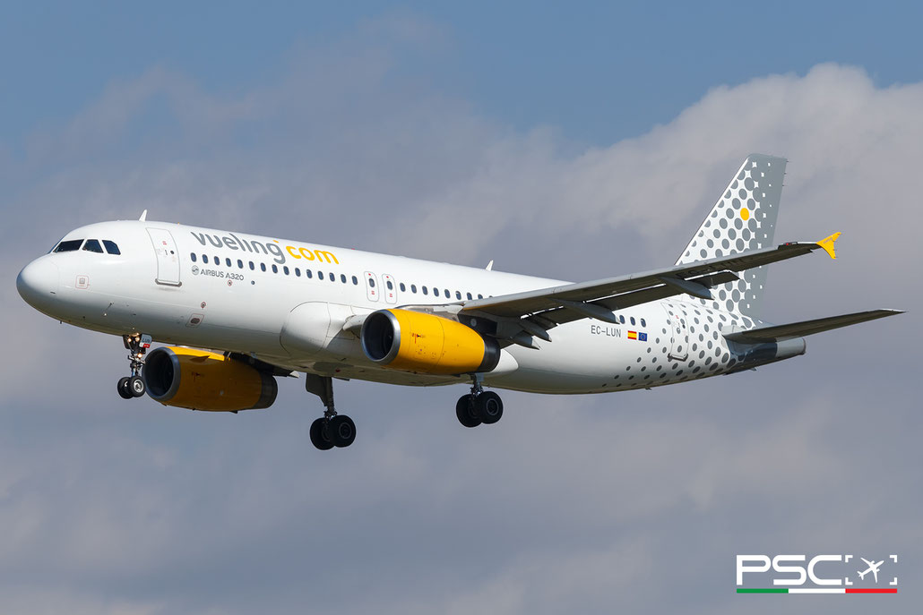 EC-LUN Airbus A320-232 5479  V2527-A5  Vueling 2013 @ Barcellona BCN 09 2025 © Piti Spotter Club Verona