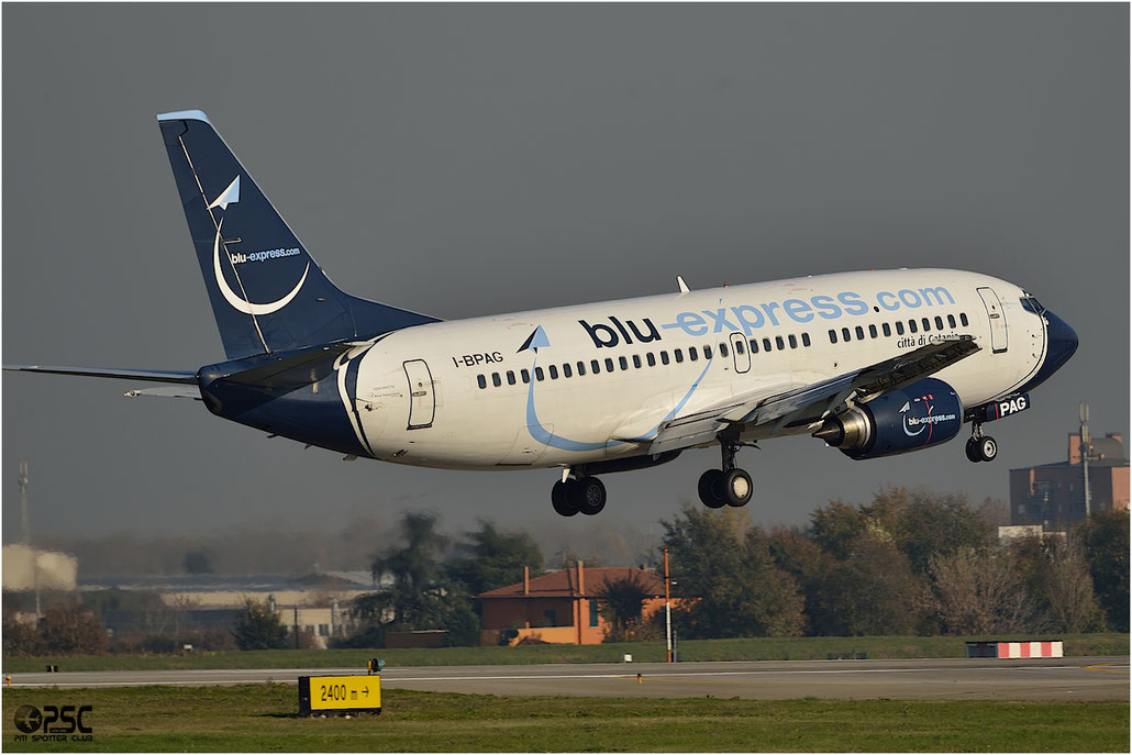 I-BPAG B737-31S 29059/2967 Blu-Express @ Bologna Airport 06.12.2013  © Piti Spotter Club Verona