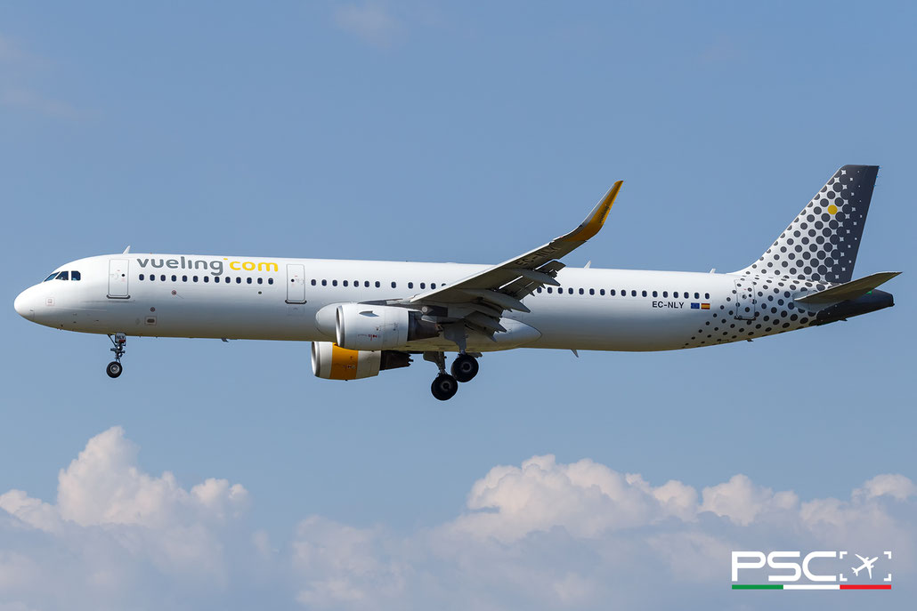 EC-NLY Airbus A321-211 6719  CFM56-5B3/3  Vueling (BoCom Leasing) 2015  @ Barcellona BCN 09 2025 © Piti Spotter Club Verona