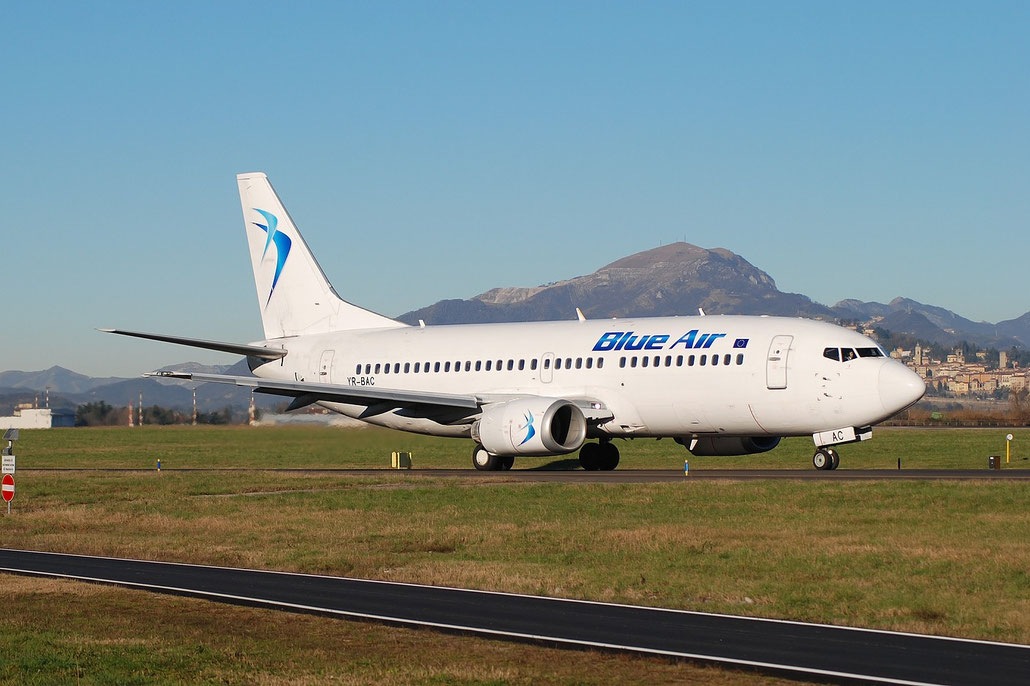 YR-BAC B737-377 23653/1260 Blue Air @ Bergamo Airport 05.01.2015 © Piti Spotter Club Verona