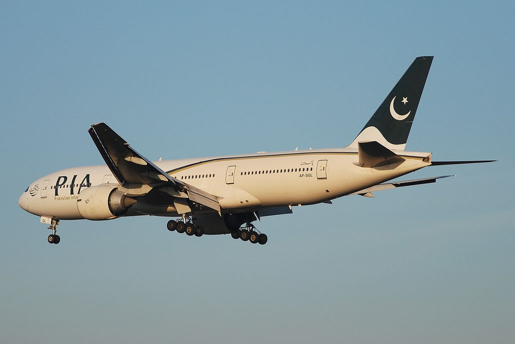 AP-BGL B777-240ER 33777/473 PIA - Pakistan International Airlines @ Milano Malpensa Airport 23.11.2014 © Piti Spotter Club Verona