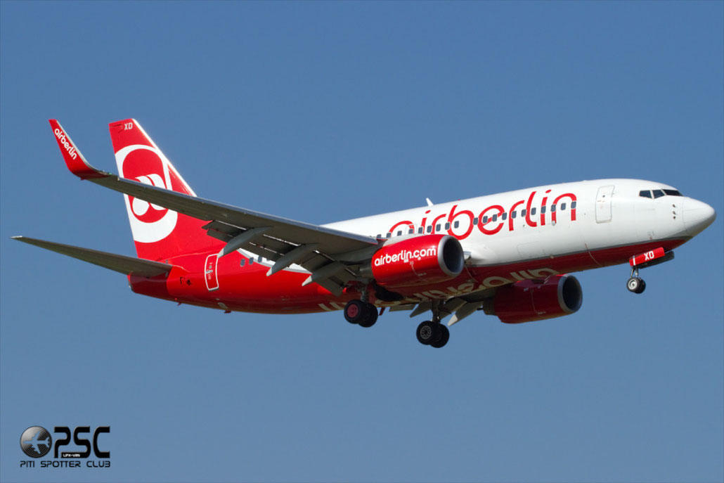 D-AHXD B737-7K5 30726/2298 Air Berlin