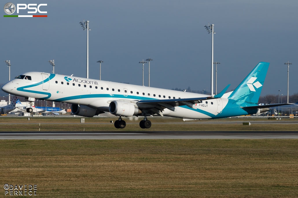 I-ADJT ERJ195LR 19000606 Air Dolomiti @ Munich Airport 13.12.2015 © Piti Spotter Club Verona