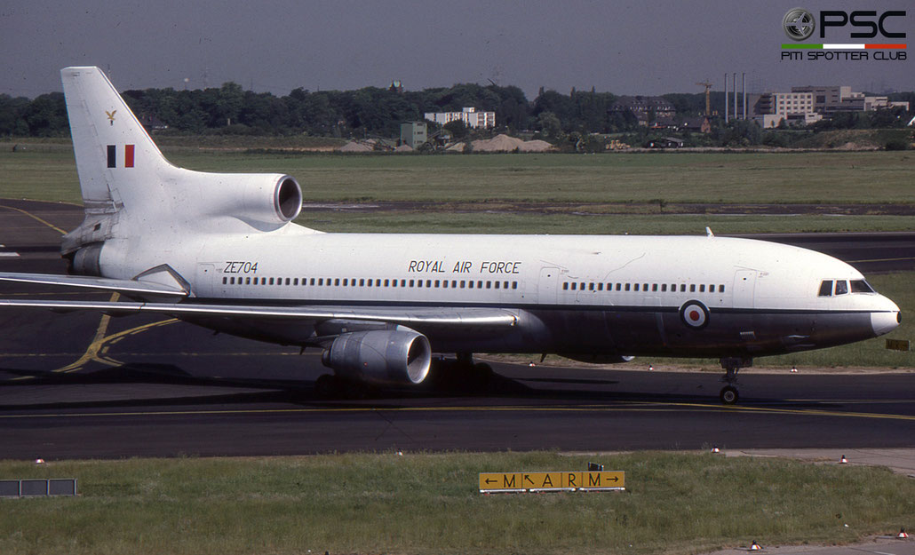 ZE704   TriStar C2  1186 © courtesy of Marco Ceschi - Piti Spotter Club Verona