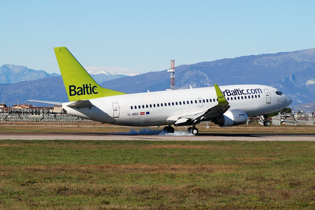 YL-BBX B737-36Q 30334/3120 airBaltic @ Aeroporto di Verona © Piti Spotter Club Verona