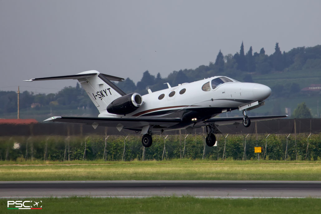 I-SKYT Cessna 510 Citation Mustang 510-0272  PW615F-A   2009  @ Aeroporto di Verona 08 2025 © Piti Spotter Club Verona
