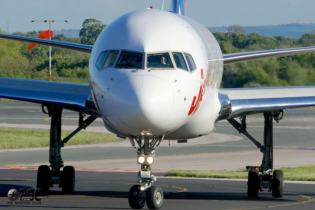 G-LSAK B757-23N 27973/735 Jet2 @ Manchester Airport 13.05.2014 © Piti Spotter Club Verona