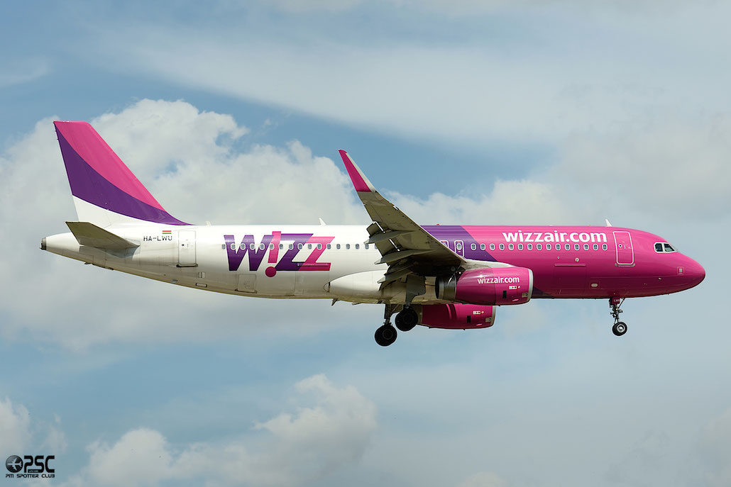 HA-LWU A320-232 5617 Wizz Air @ Bologna Airport 04.05.2014 © Piti Spotter Club Verona