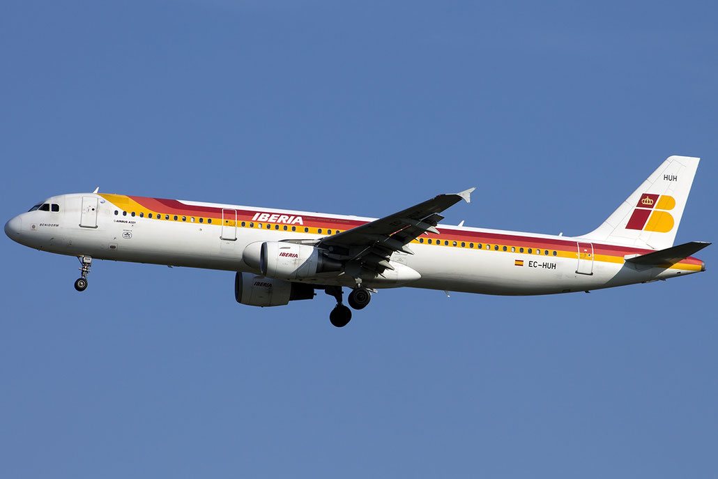 EC-HUH A321-212 1021 Iberia Líneas Aéreas de España @ Venezia Airport 14.08.2014 © Piti Spotter Club Verona