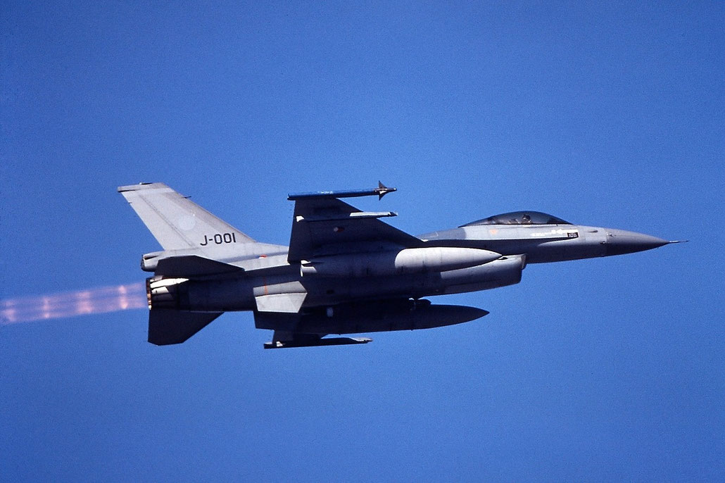 J-001   F-16AM  6D-157  312sq @ Aeroporto di Verona   © Piti Spotter Club Verona
