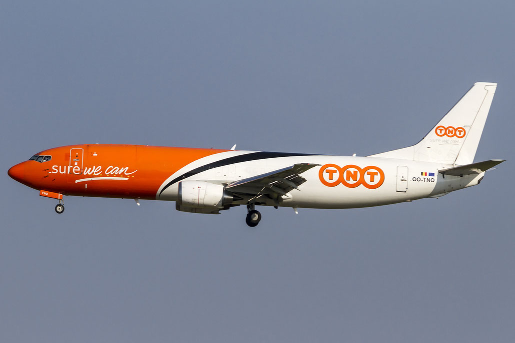 OO-TNO B737-49RSF 28881/2833 TNT Airways @ Venice Airport 06.06.2015 © Piti Spotter Club Verona