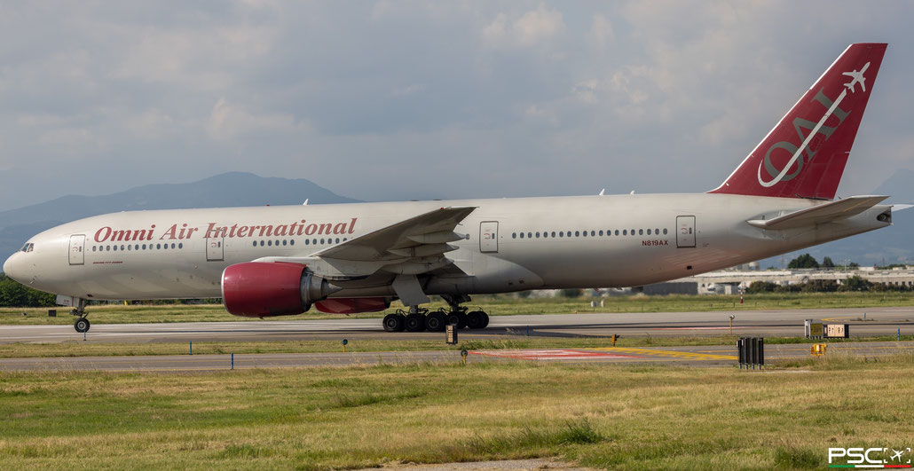 N819AX Boeing 777-2U8 (ER) 33681 479 Trent 895  Omni Air International 2004 @ Aeroporto di Verona 05 2025 © Piti Spotter Club Verona