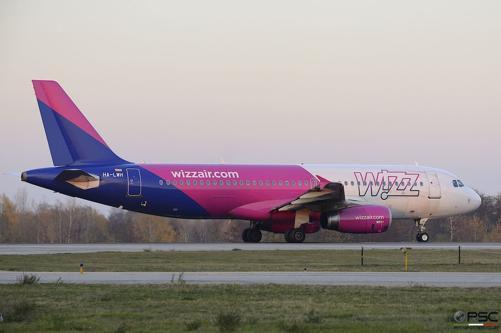 HA-LWH A320-232 4621 Wizz Air @ Bologna Airport 18.11.2017 © Piti Spotter Club Verona